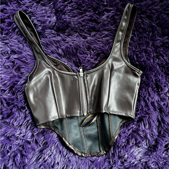 MISGUIDED BROWN CORSET - Picture 3 of 3